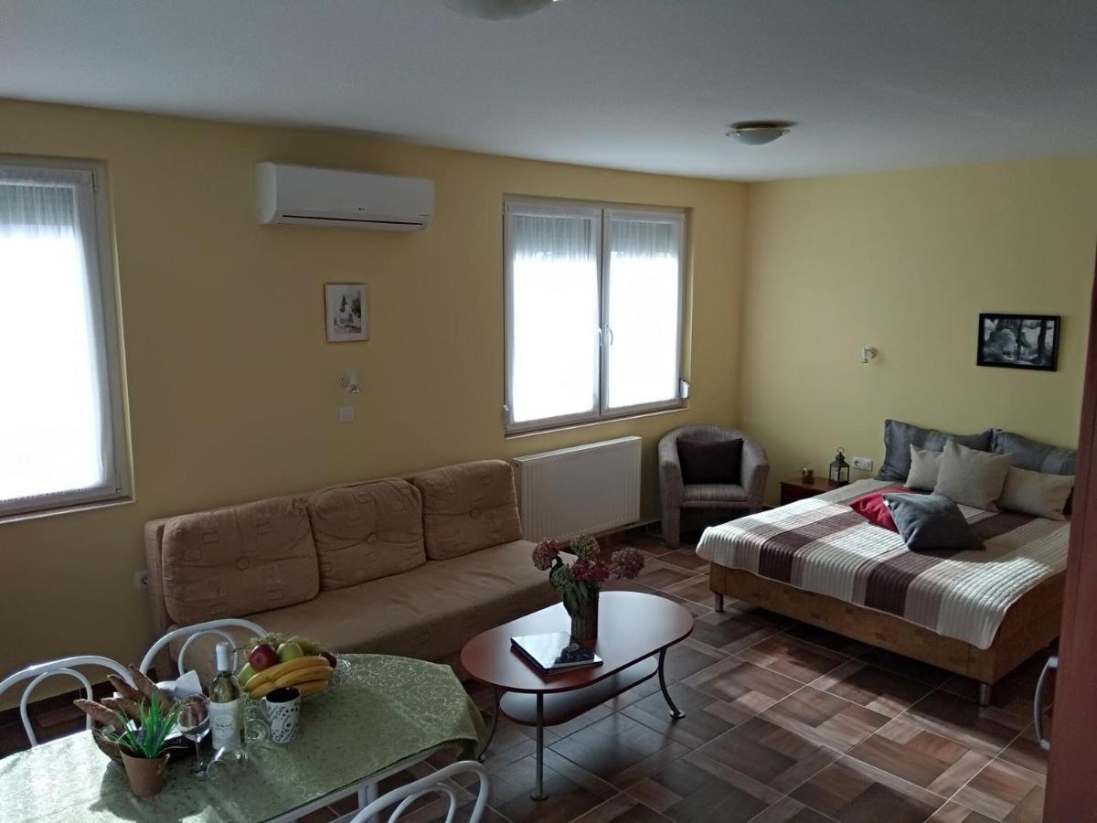 Yellow Apartmanhaz Bük Eksteriør bilde